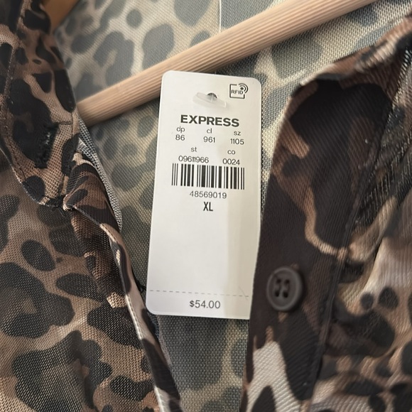 NWT Express Mesh Leopard Ruched Button Down Blouse XL Leopard Print - Picture 9 of 9